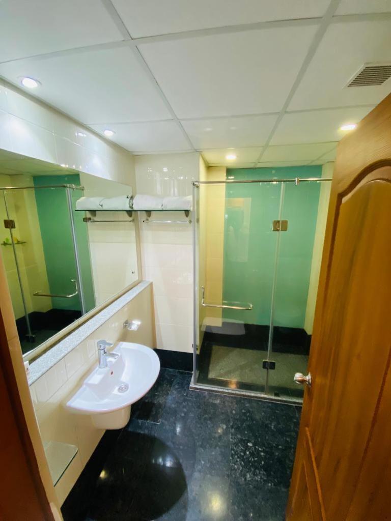 טקאדי Peppervine Hotel מראה חיצוני תמונה